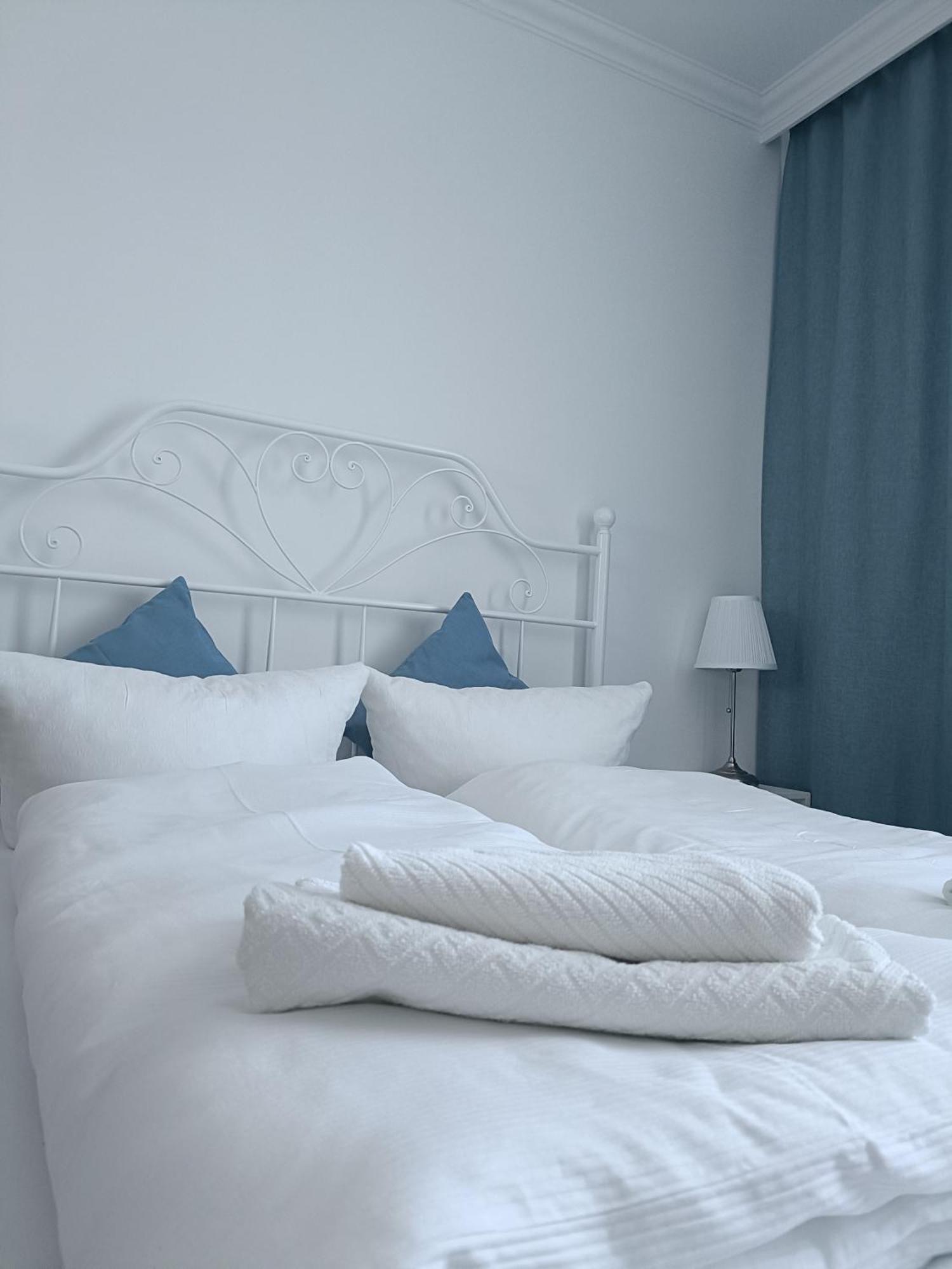 Bed & Breakfast Pokoje Goscinne Fala Pobierowo